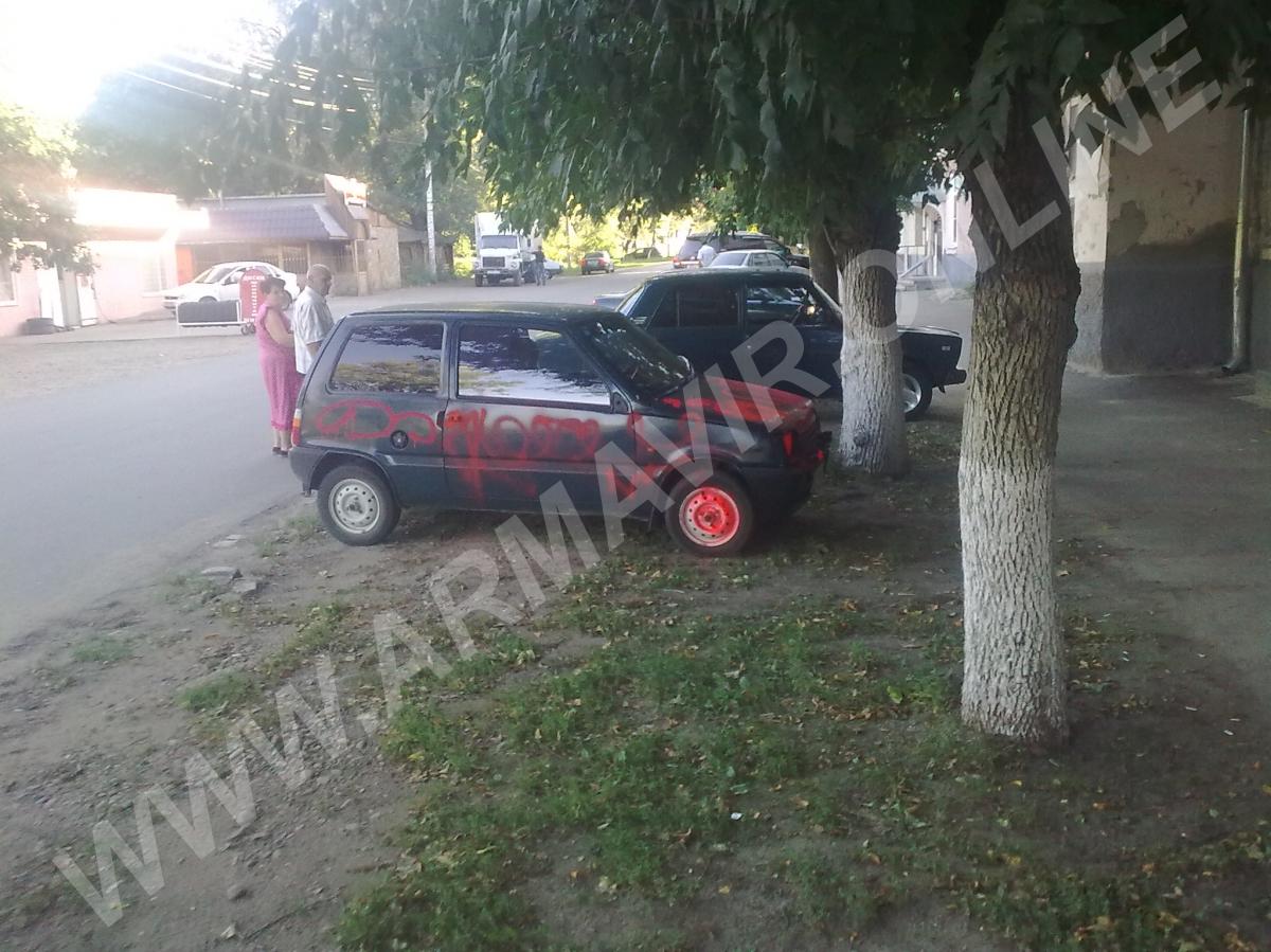 В Армавире изуродовали еще один авто