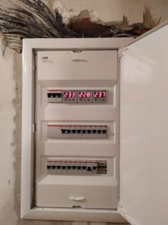 Электрик. Электромонтажные работы. Услуги электрик  Армавир