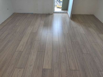 Укладка ламината.Установка плинтусов  Армавир