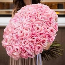 Авторские букеты из живых цветов  Армавир