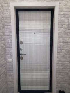 Установка межкомнатных и входных дверей  Армавир