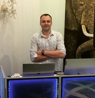 Диджей. Караоке аренда. Ведущие. Ди-джей. Звукоопе  Армавир