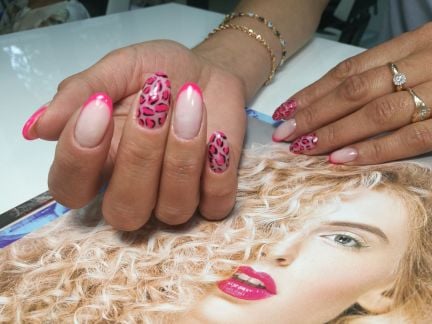 Маникюр/педикюр/брови  Армавир