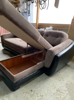 Ремонт и перетяжка мягкой мебели  Армавир