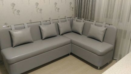 Ремонт и перетяжка мягкой мебели  Армавир