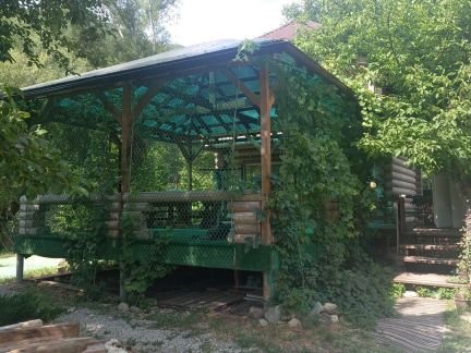 Банька с беседкой на берегу реки в горах  Армавир