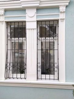 Металлические решетки на окна балконы сварные  Армавир