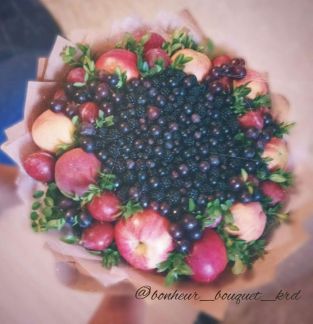 Букеты из фруктов, сухофруктов, орехов, цветов  Армавир