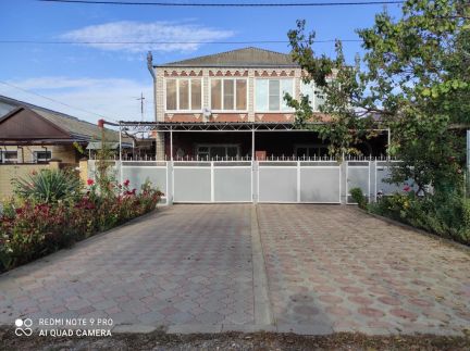 Дом 120м кв. на участке 2 сот.  Армавир