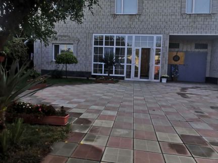 Дом 350м кв. на участке 6 сот.  Армавир