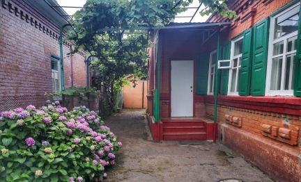 Дом 60м кв. на участке 3 сот.  Армавир