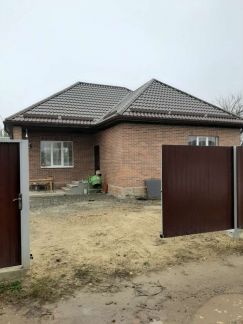 Дом 90м кв. на участке 5 сот.  Армавир