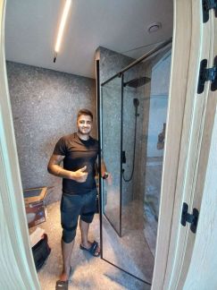 Душевые кабины. Стеклянные перегородки. Установка  Армавир