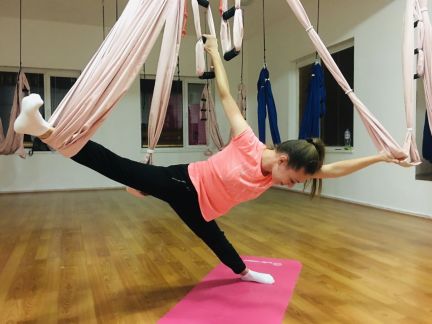 Студия Йогини - Йогатерапия позвоночника в гамаках  Армавир