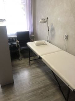 Место для мастера по наращиванию ресниц, бровиста  Армавир