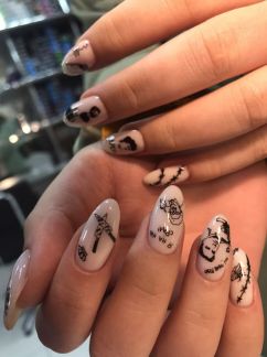 Маникюр, педикюр  Армавир