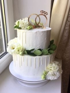 Пасхальные куличи,меренговые рулеты  Армавир