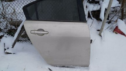 Задняя правая дверь Mazda BK 2002-2009  Армавир