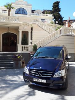 Заказ Мерседес-Виано 7-мест в Ялте с водителем  Армавир