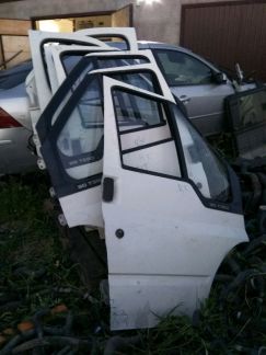 Двери Ford Transit 2000 - 2006 год  - купить на сайте объявлений Армавир онлайн