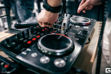 Диджей на свадьбу. Все под ключ: звук, свет, сцена  Армавир