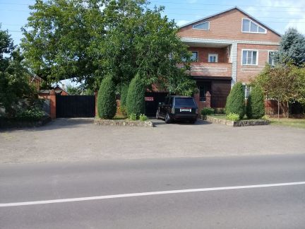 Дом 360 м кв. на участке 6 сот.  Армавир