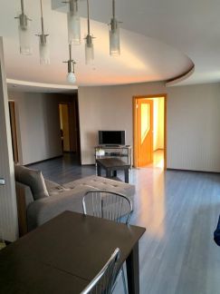 Сдам 3х-комнатную квартиру, 75 м кв., 7/9 эт.  Армавир