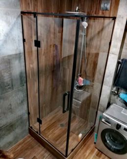 Душевые кабины и перегородки из стекла  Армавир