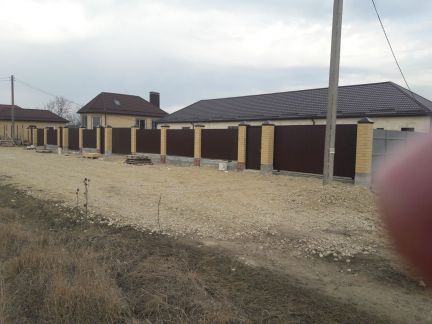 Дом 69 м кв. на участке 6 сот.  Армавир