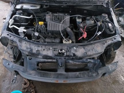 Передняя часть renault sandero stepway  - купить на сайте объявлений Армавир онлайн