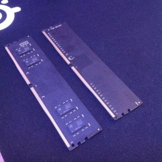 DDR4 две планки по 4gb всего 8gb в состоянии новой  Армавир