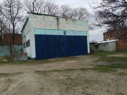 Сдам гараж, &gt, 30 м кв.  Армавир