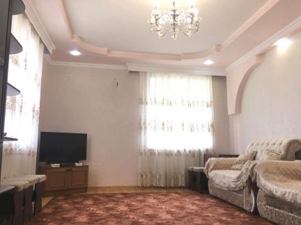 Дом 180 м кв. на участке 6.1 сот.  Армавир