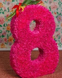 Объемные цифры, букеты и торты из конфет  Армавир