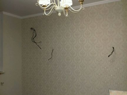 Клеим обои, багеты. Красим. Штукатурка.Шпаклевка  Армавир