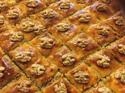 Продаю торты и домашнюю выпечку. тесто слоенное  Армавир