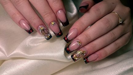 Наращивание,коррекция ногтей. Покрытие гель лак  Армавир